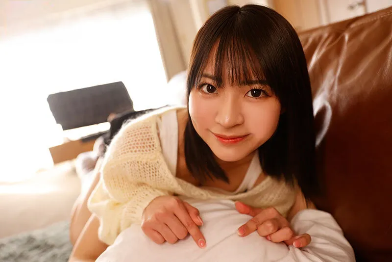 Chị gái lần đầu có thằng bồ còn nhiều ngỡ ngàng nên mượn cò thằng em tập trước